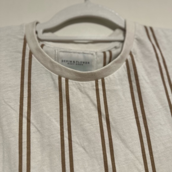 Denim Flower Ricky Singh Mens Sz: L White & Tan Vertical Striped Crew Neck Tee. - Picture 12 of 12
